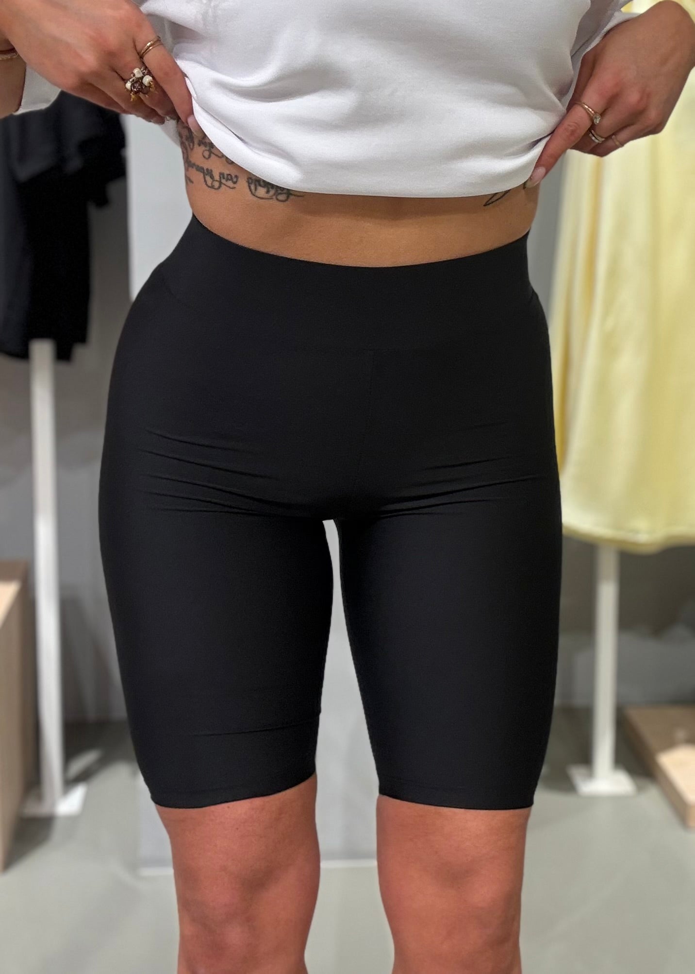 NMPARLA Shorts - Black